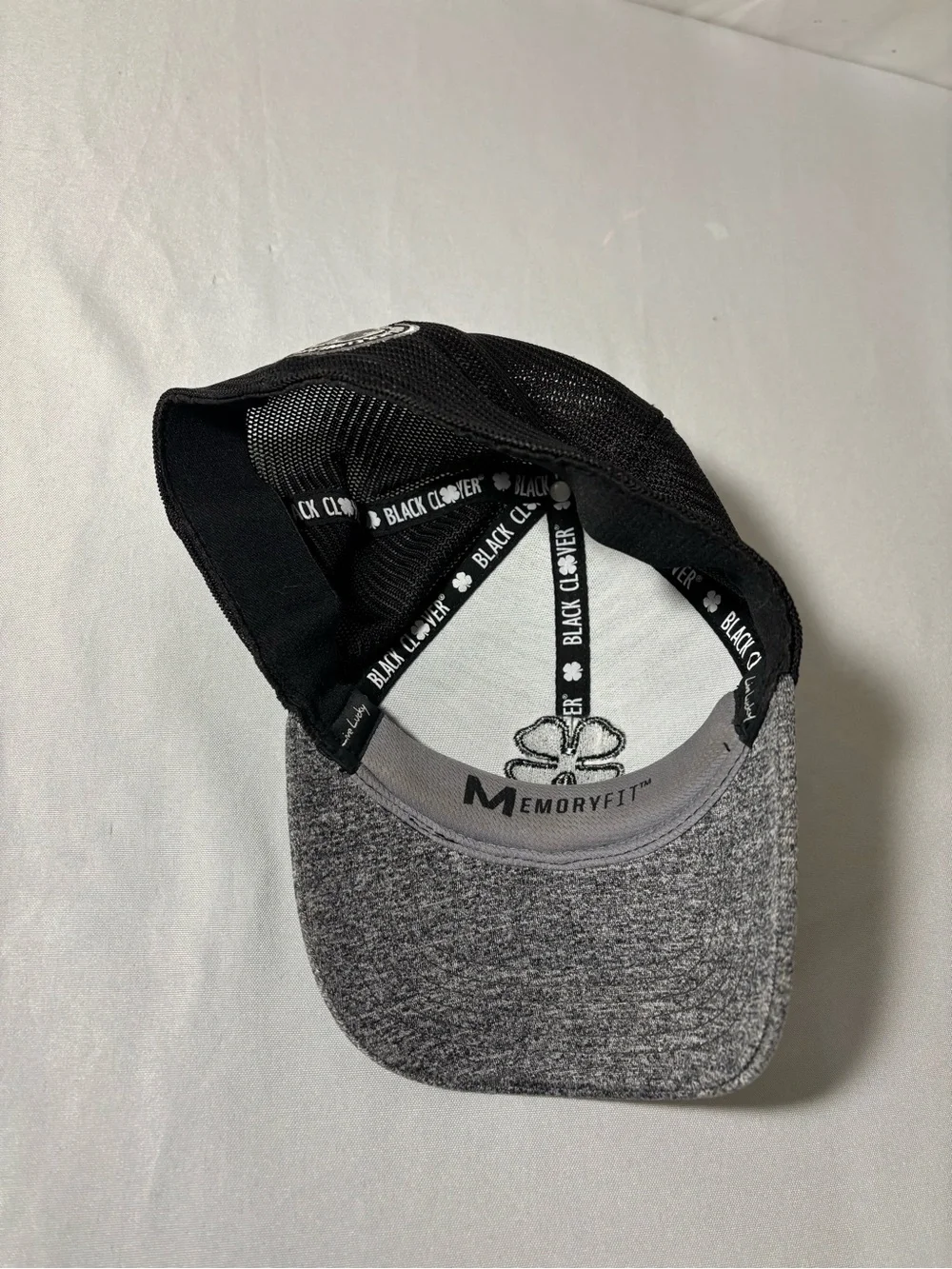 Men’s size small/medium black clover brand baseball cap, #N1016 - Picture 4 of 5